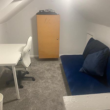 Convenient Room Belfast Exterior photo